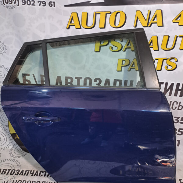 Дверка задня права Renault Megane III універсал колір SZGP