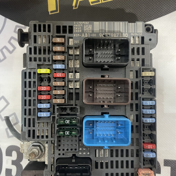 Блок запобіжників Peugeot Citroen BSM AB1-00 9677987180