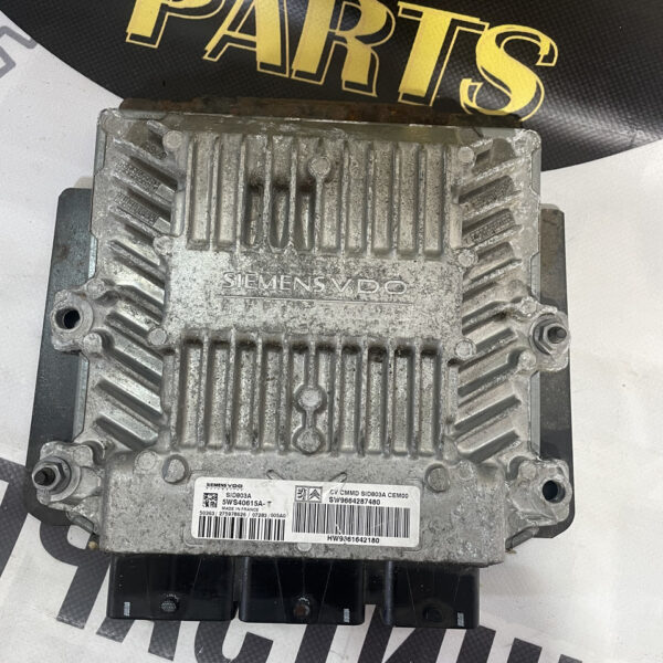 Блок управління двигуном Citroen Peugeot 2.0 HDi 9661642180