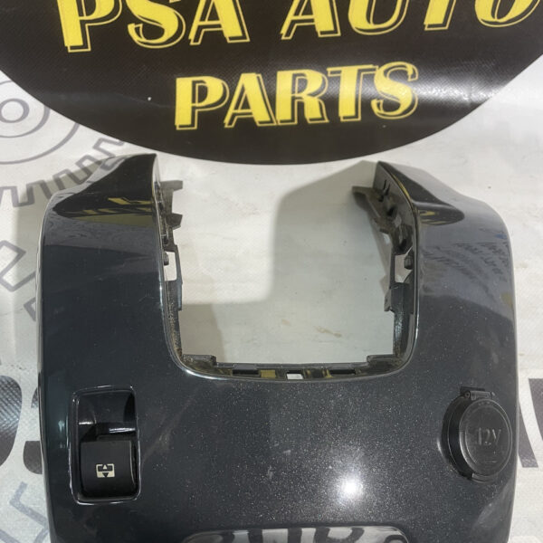 Накладка центральної консолі Peugeot 5008 9686404177