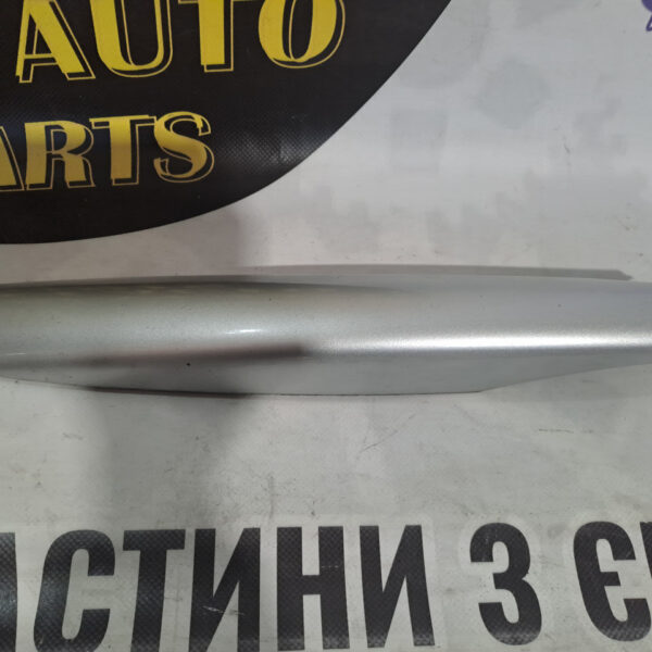 Накладка (заглушка) на релінг передня права Peugeot 308 9682131377