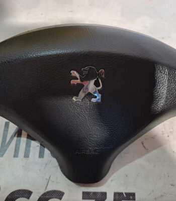 Подушка безпеки в руль Peugeot 3008 5008 (Airbag) 96845302ZE