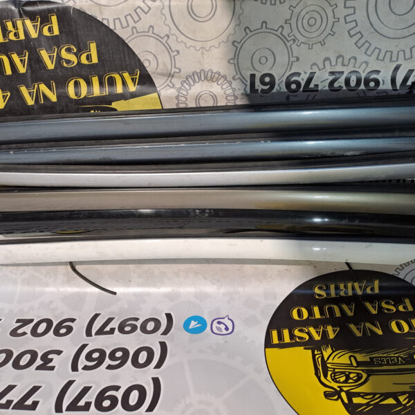 Накладка (молдинг) стійки лобового скла зовнішня ліва Citroen Picasso Grand Picasso 9654505577