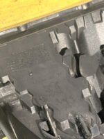 Емблема переднього бампера Peugeot 308 2007-2011 9680505177 - Зображення 3