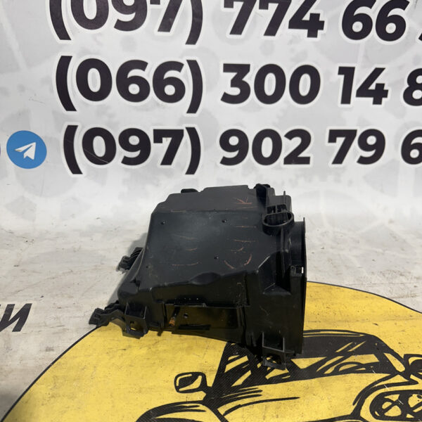 Корпус блоку запобіжників (без кришки) Citroen Peugeot 9804681780