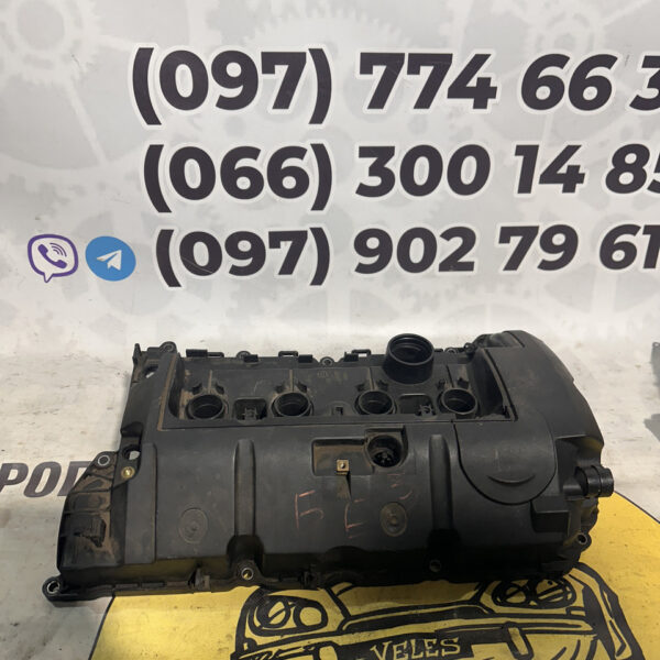 Клапанна кришка 1.6 vti mini Citroen Peugeot M03017b150