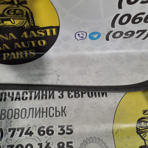 Ущільнювач стійки лобового скла правий Peugeot 308 9680623980