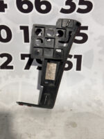 Кронштейн (кріплення) переднього бампера лівий Citroёn C4 Picasso Grand Picasso 9654195980