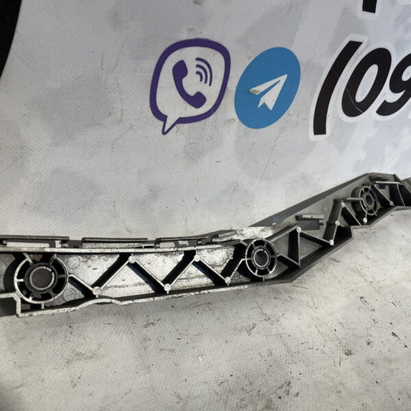 Кронштейн кріплення крила на кузов правий Citroёn C4 Picasso Grand Picasso I 9656670980