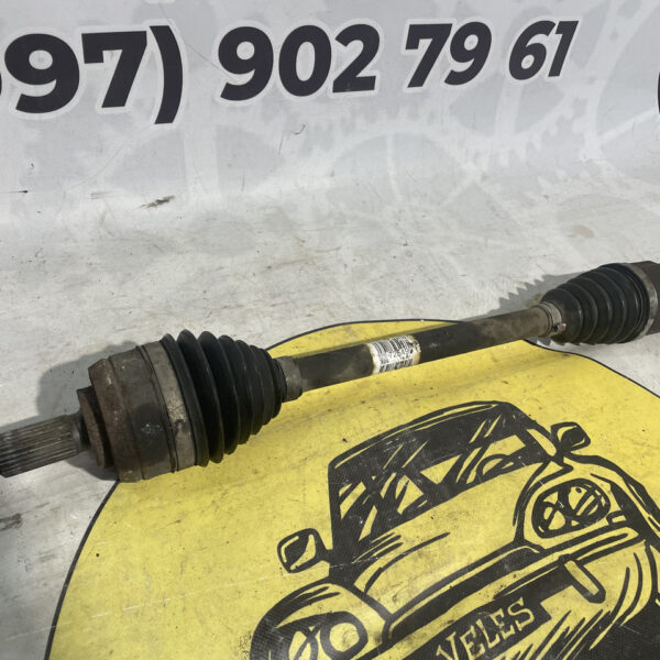 Піввісь Привід ліва Renault Megane III Scenic III Fluence 1.6 16V 6МТ 8200725499