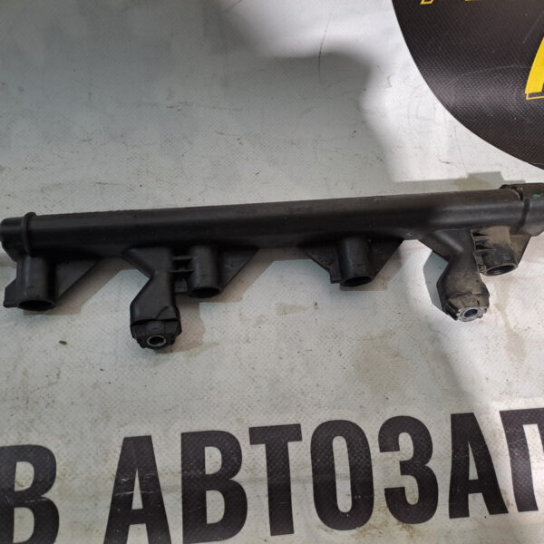 Паливна рейка Peugeot Citroёn 1.4 16V 8FS (EP3) 1.6 VTI 16V (EP6) V757564580-02