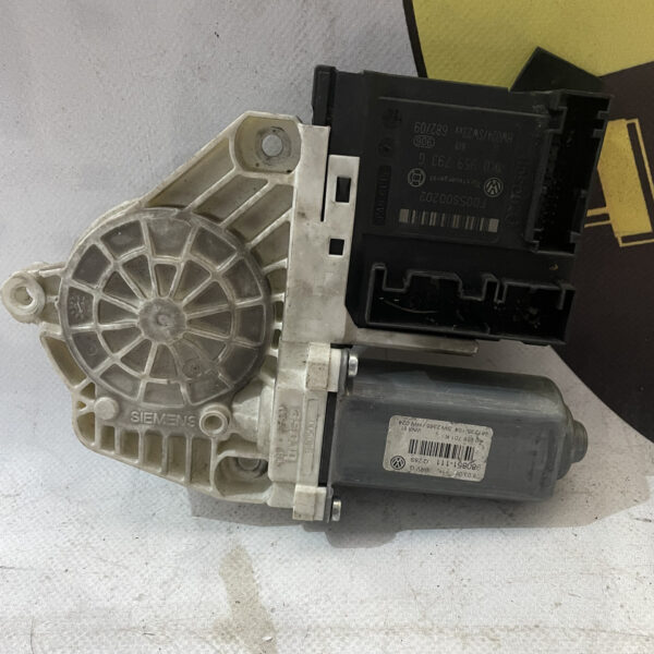 Моторчик склопідйомника передній правий golf v passat b6 jetta оригінал