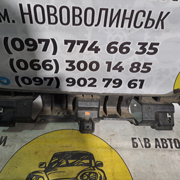 Кронштейн кріплення бампера задній Peugeot 308 9680441180