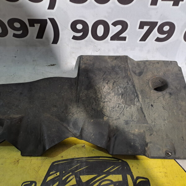 Захист кузова (днища) задній правий Citroёn Peugeot 9674416980