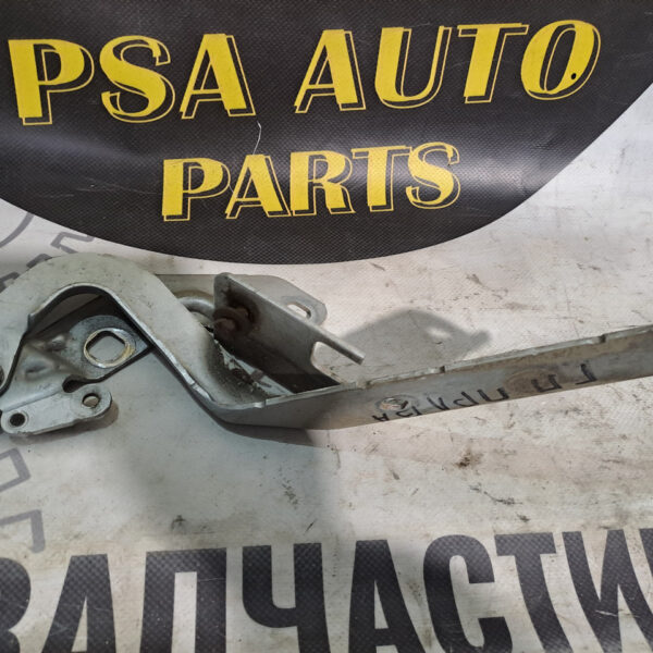 Петля капота права Citroёn C4 Picasso Grand Picasso I 9652962080