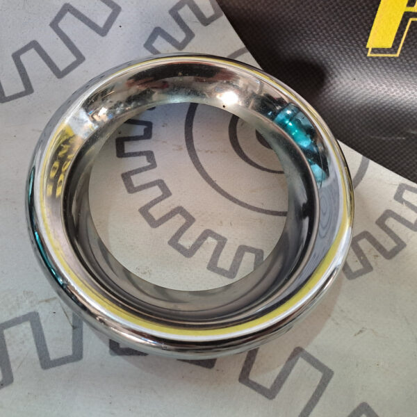 Накладка протитуманної фари права хром peugeot 207 cc 9654371280