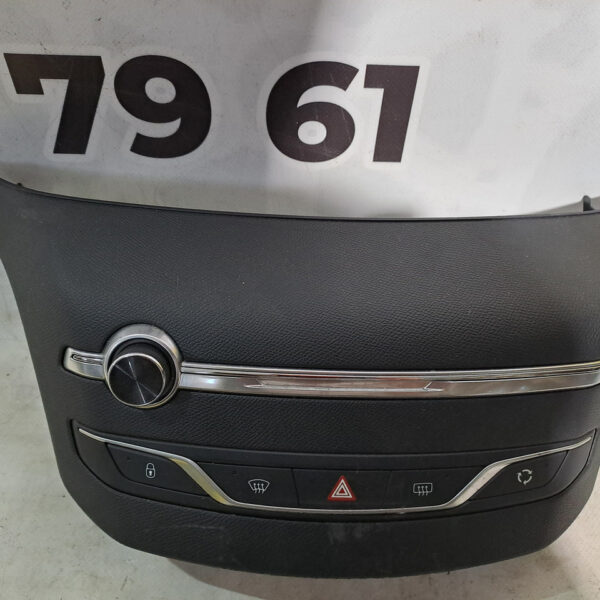 Блок кнопок аварійки перемикач радіо Peugeot 308 (T9) 96777660ZD