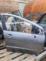 Дверка передня права Peugeot 308 sw колір KTQC