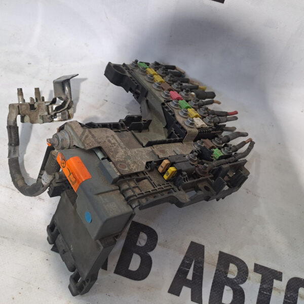 Блок запобіжників АКБ Peugeot 508 9665878080 G03