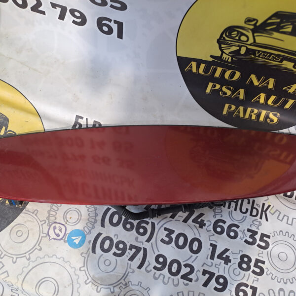 Спойлер докладка кришки багажника Citroen c4 Grand picasso 9688349680