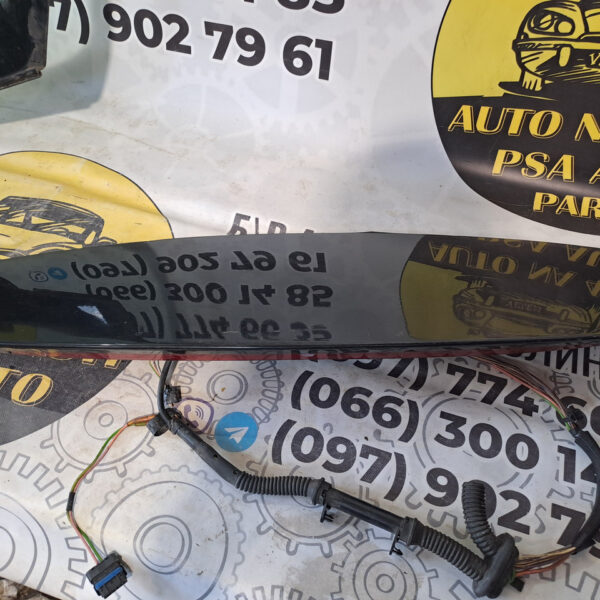 Спойлер кришки багажника Citroen c4 Grand picasso 9688349680 9653915977