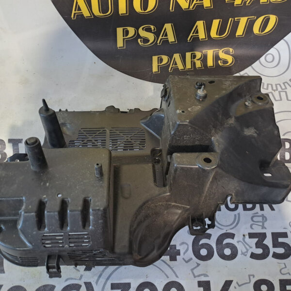 Кронштейн (кріплення) блоку управління двигуна Citroen Peugeot 9687677280