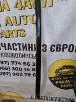 Накладка (молдинг) стійки лобового скла зовнішня права citroen Picasso II 9676784980