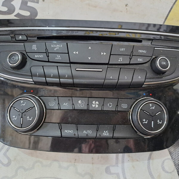 Блок управління магнітолою клімат-контролем Peugeot 508