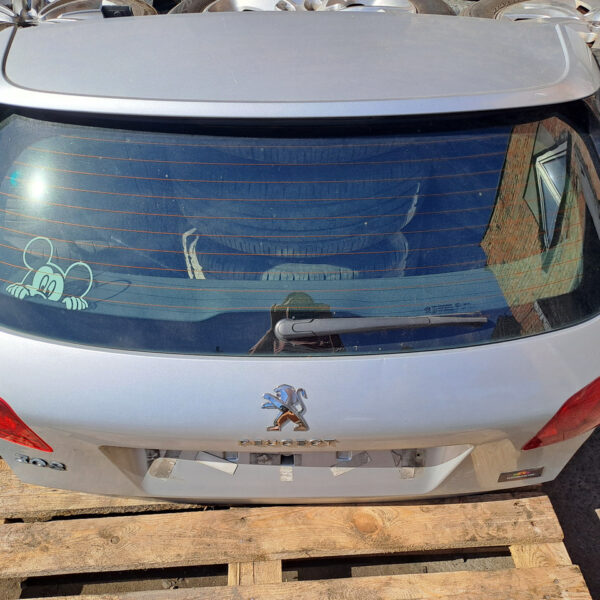 Кришка багажника Peugeut 308 хетчбек t9 код фарби EZRC
