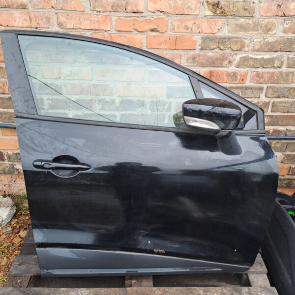 Двері праві передні renault clio 4 хетчбек код фарби tegne