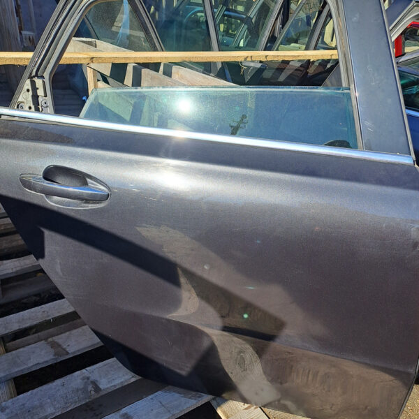 Двері задні праві Peugeot 508 Пежо 508 код фарби EEHD