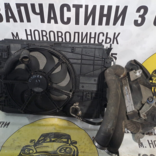 Комплект радіаторів вентилятор Peugeot 308 Citroen C4 Picasso Grand Picasso II 9806313280