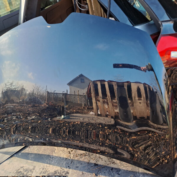 Капот renault clio 4 хетчбек код фарби tegne