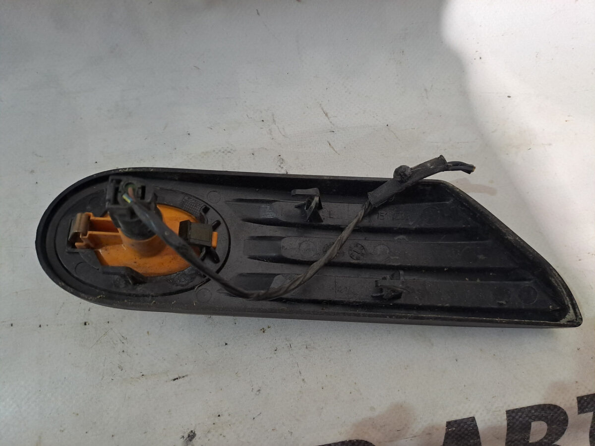 Накладка повторювача повороту ліва Mini Cooper R55 R56 2751503 - Зображення 2