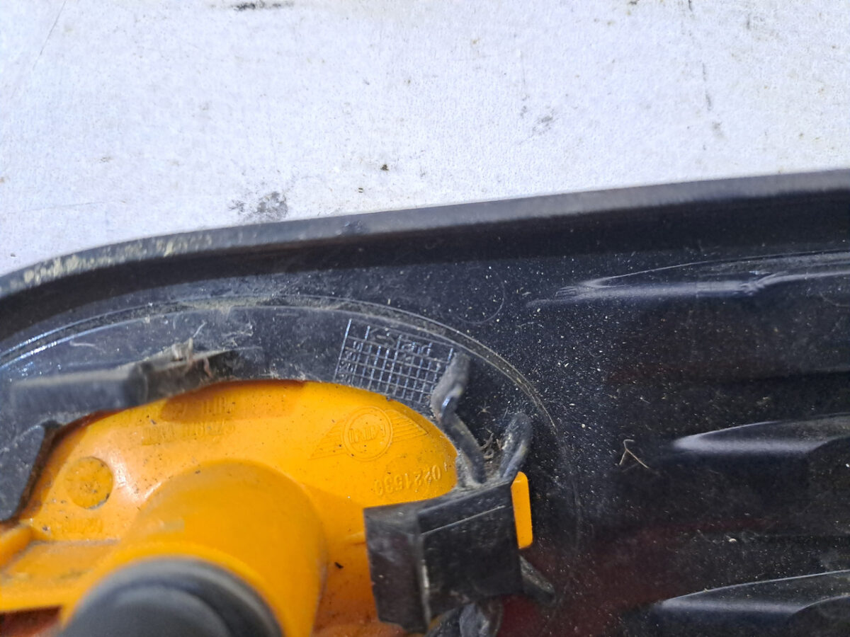Накладка повторювача повороту ліва Mini Cooper R55 R56 2751503 - Зображення 4