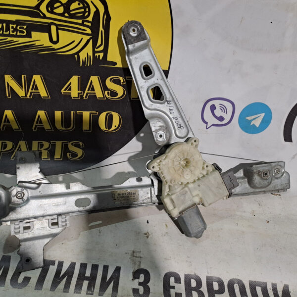 Склопідіймач передній правий Peugeot 5008 3008 9682808880