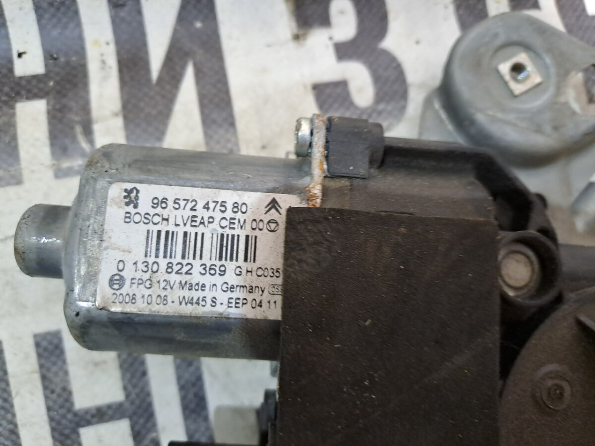 Склопідіймач передніх правих дверей електричний Peugeot 308 9657247580 - Зображення 2