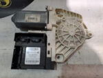 Моторчик склопідіймача передній правий Vw passat b6 980852- 111