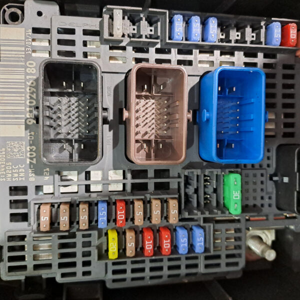 Блок запобіжників BSM Z03-01 Citroen Peugeot 9810296180