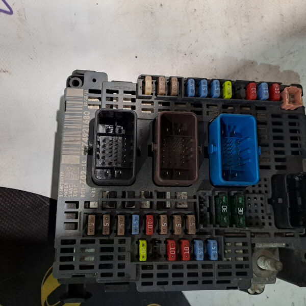 Блок запобіжників BSM Z02 Peugeot CITROEN 9674921680