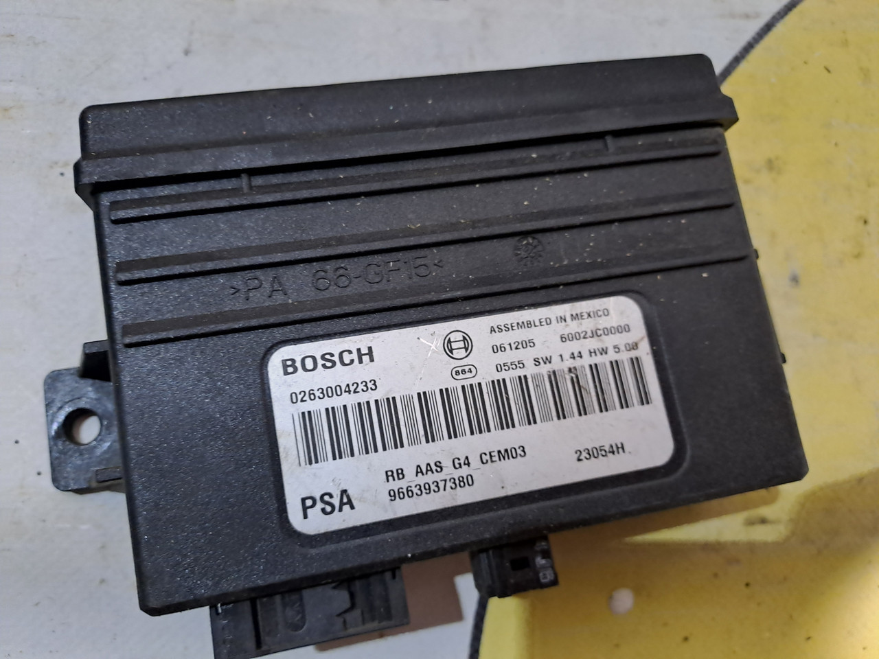 Блок управління парктроніками Citroen 9663937380 Блок управління парктроніками Citroen 9663937380