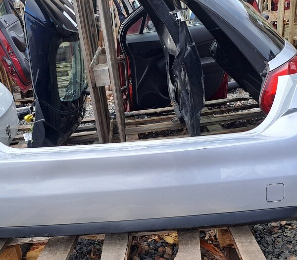 Бампер задній Peugeot 308 II T9 HB 9677960477 код фарби EZR