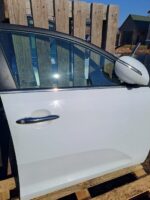 Дверка передня права Kia Sportage III код фарби WD