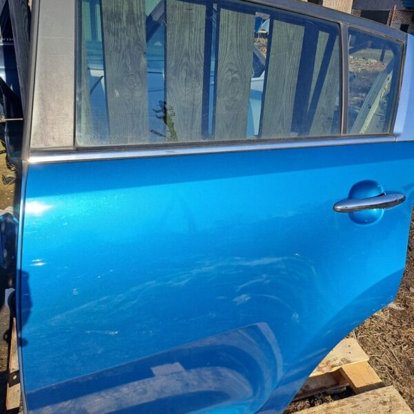 Дверка задня ліва Kia Sportage ІІІ код фарби 5B