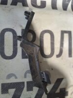 Кронштейн кріплення жабо правий Peugeot 508 9670371480