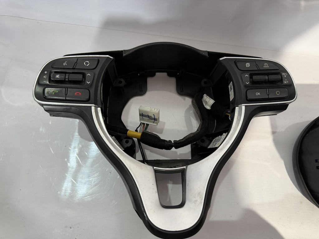 img_0960-1 Блок кнопок руля kia sportage iv 96710- d9130 - Зображення 1